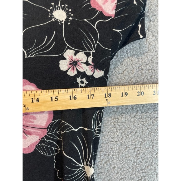 Susan Lawrence Womens Short Sleeve Black  Floral‎ Top Size L - Picture 3 of 7
